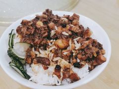 正传统手切卤肉饭-光头匠
