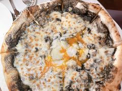 黑松露披萨-IL TEATRO 精品意大利餐厅