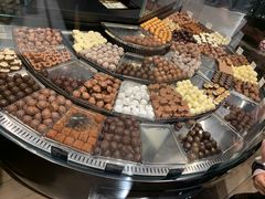 -Laderach 莱德拉(上海环贸iapm店)