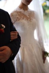 -艾米丽婚纱礼服