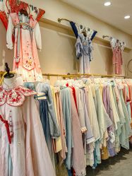 -一揽芳华汉服旗袍体验馆(拙政园店)