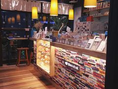 -猫的天空之城概念书店(杭州南宋御街店)