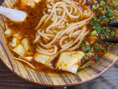 -官渡李记小锅米线(新亚洲体育城百合园东北)