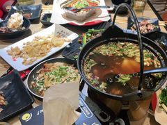 -何师烧烤·香辣蟹·川菜·30年老品牌(太古里旗舰店)