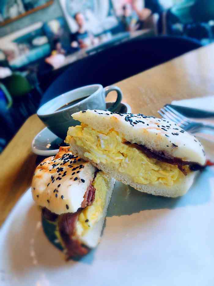 wagas沃歌斯(古北家乐福店)-"一个工作日的上午来的健康轻食哈哈没想.