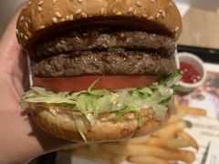 -The Habit Burger Grill 哈比特汉堡(复兴soho店)