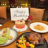 在广州吃到七夕漂亮蛋糕！🎂是水蜜桃味的🍑