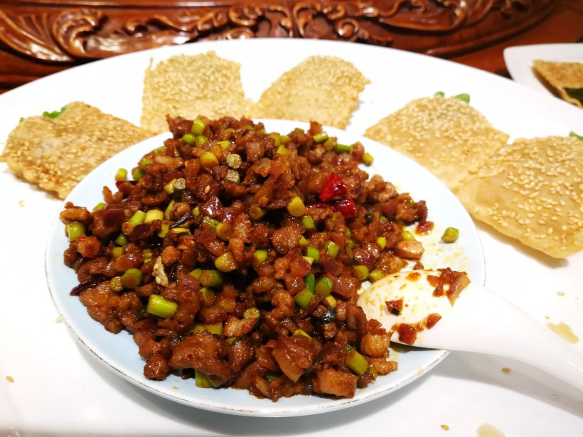 口袋羊肉,创意不错,菜成小粒,芝麻口袋饼香酥.