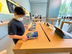 -Apple零售店(华贸购物中心店)