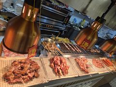 -四囍码头海鲜烧烤自助火锅(外滩南京东路悦荟广场店)