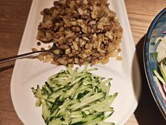 薄饼羊肉卷-耶里夏丽·新疆菜·28年喀什老馆(田林东路店)
