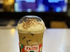 圣诞姜饼人拿铁-瑞幸咖啡(南丰汇商场店)