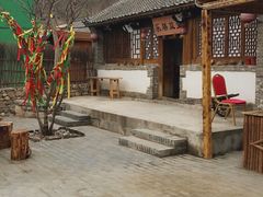 -百里峡七彩艺术小镇