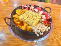 部队年糕火锅-麻麻桃韩式料理(百盛B馆店)