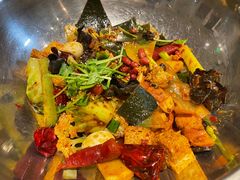 -拿渡麻辣香锅(世茂广场·工三店)