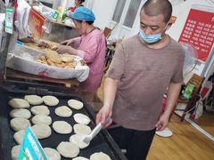 -老西关黄老太牛肉烧饼