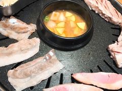 -江南猪肉商会无限续吃(弘大店)