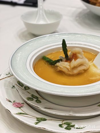 很久没吃晚市了，以前有乳鸽吗？居然吃着还算皮脆有肉汁