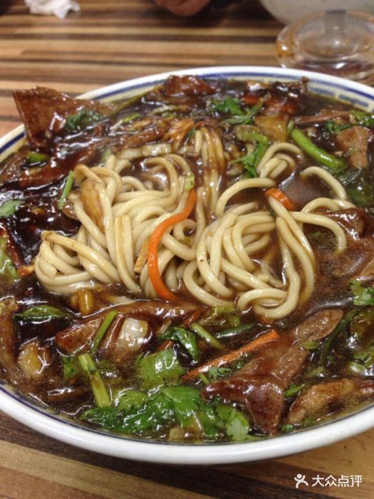 知味面馆(四川中路店)猪肝素交面图片 - 第1张