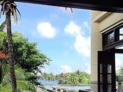 -亚龙湾喜来登·美景台大堂吧