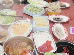 -四囍码头海鲜烧烤自助火锅(外滩南京东路悦荟广场店)