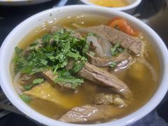 -烤肉小伙烤肉店