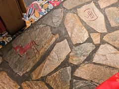 -老牌坊云南鱼豆花火锅(爱建店)