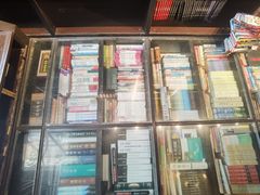 -钟书阁(松江泰晤士小镇店)