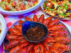 -肥小宝·金牌油焖大虾(襄阳龙虾地标店)