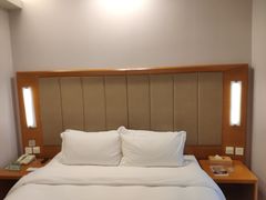 -全季酒店(重庆李子坝牛角沱地铁站店)