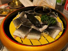 -草家酱蟹炭火烤肉店(珲春南路一店)
