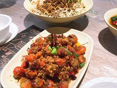 -巴厘龙虾·榜首油焖大虾(音乐学院·沿江酒馆店)