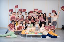 -亚太瑜伽普拉提学院