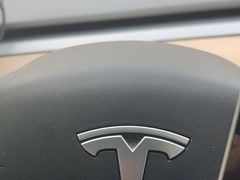 -TESLA 特斯拉(广州天环广场体验店)