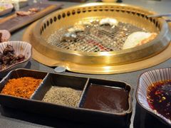 -铭牛烧肉·和牛海鲜自助(高新月牙湖店)