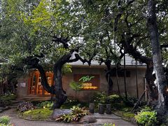 -Chom Cafe and Restaurant