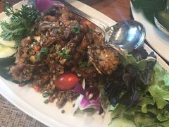 -Chom Cafe and Restaurant