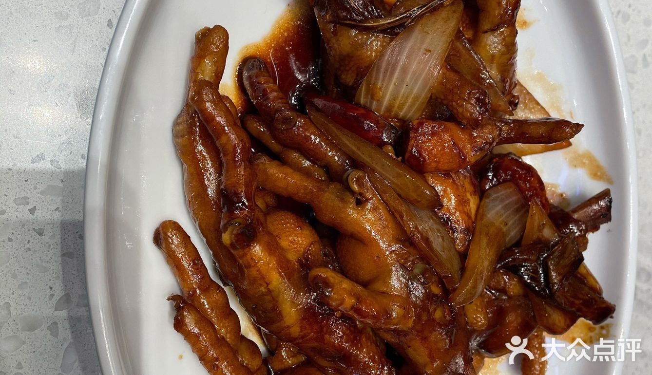 东发道茶冰厅杭州首店开业“魔都排队王”宇宙级网红