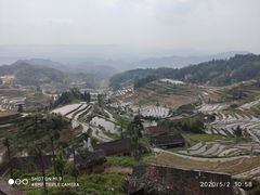 -紫鹊界梯田景区
