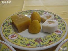 芸豆卷、豌豆黄、窝窝-听鹂馆饭庄(颐和园店)
