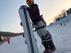 -庙香山滑雪场