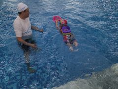 -小小王国亲子游泳(富民中心)