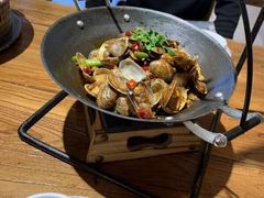 -东来菜馆•手抓海鲜家常菜•海鲜锅贴(鸽子窝店)