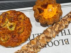 -HOT CRUSH趁热集合·现烤面包(上海环球港店)