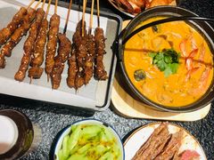 -何妹湿辣牛肉·粤式烧烤砂煲(桂雅路店)