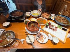 -老滇山寨•云南特色菜•地方菜•民族风情歌舞表演(金碧店)