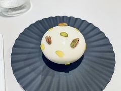 开心果慕斯-潮一不贰·法式甜品·生日蛋糕·西式简餐(外滩店)