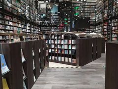 -钟书阁(群光广场店)