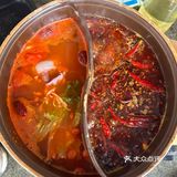 这家火锅店就在汉口香港路这边，跟着导航挺容易找到的