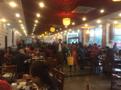大堂-九尺赵老四鲜鹅肠火锅